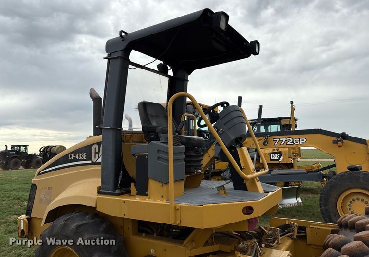 image for item EL2158 2005 Caterpillar CP433E single drum vibratory roller