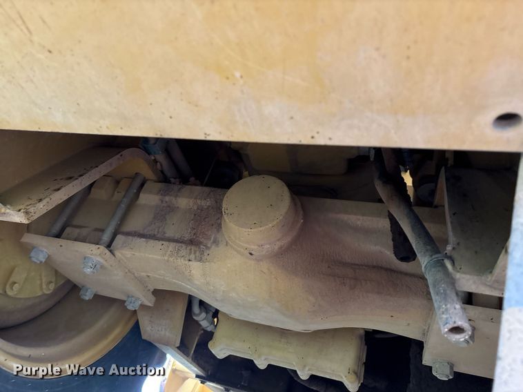 image for item EL2158 2005 Caterpillar CP433E single drum vibratory roller