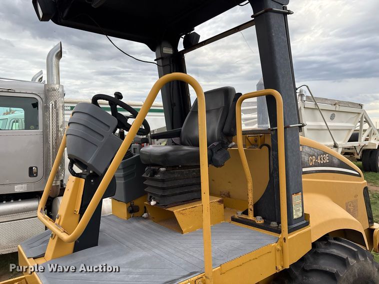 image for item EL2158 2005 Caterpillar CP433E single drum vibratory roller