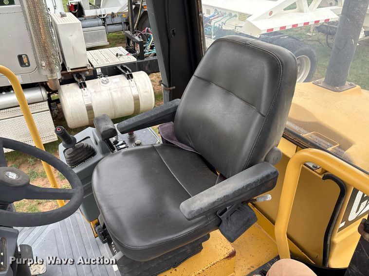 image for item EL2158 2005 Caterpillar CP433E single drum vibratory roller