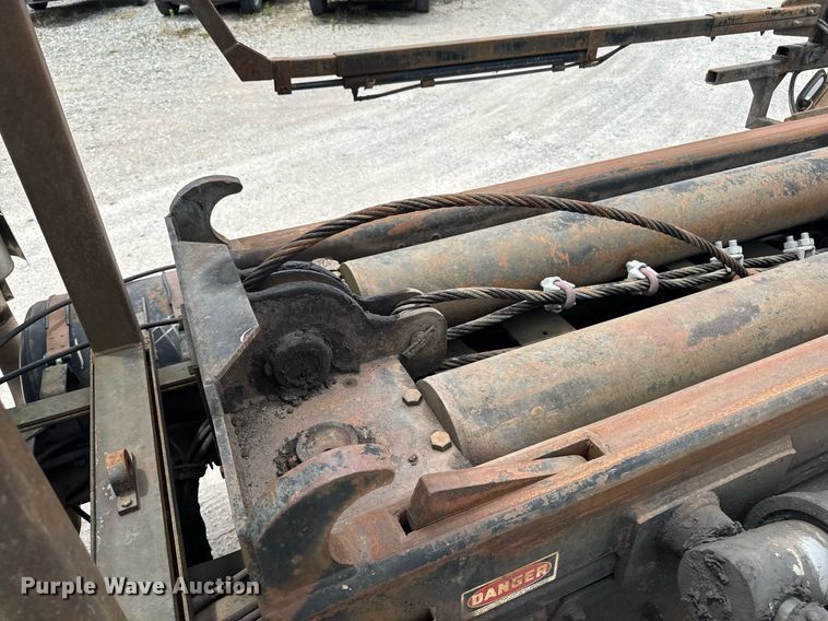 image for item EM2104 2000 Mack RD688S roll-off container truck