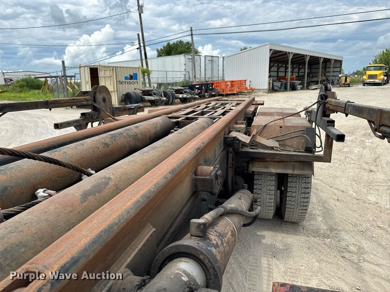 image for item EM2104 2000 Mack RD688S roll-off container truck