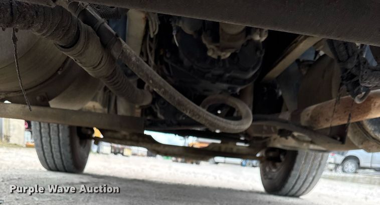 image for item EM2104 2000 Mack RD688S roll-off container truck