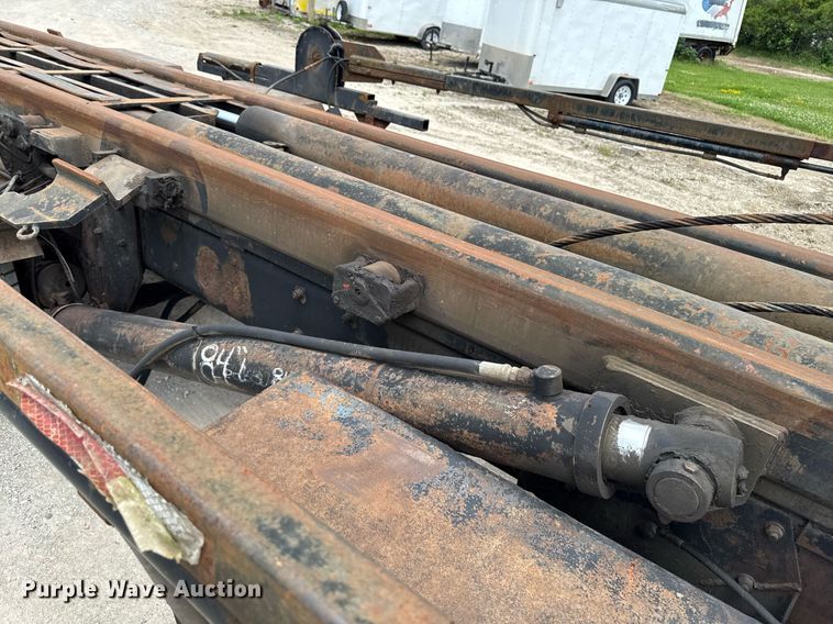 image for item EM2104 2000 Mack RD688S roll-off container truck