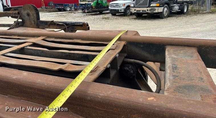 image for item EM2104 2000 Mack RD688S roll-off container truck