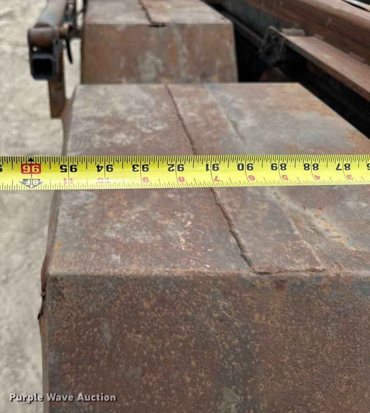 image for item EM2104 2000 Mack RD688S roll-off container truck