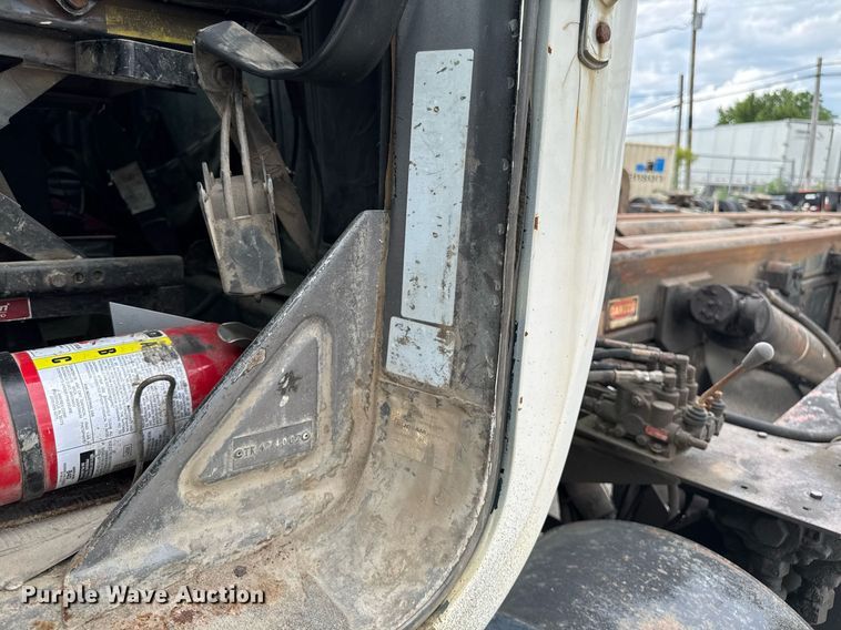 image for item EM2104 2000 Mack RD688S roll-off container truck