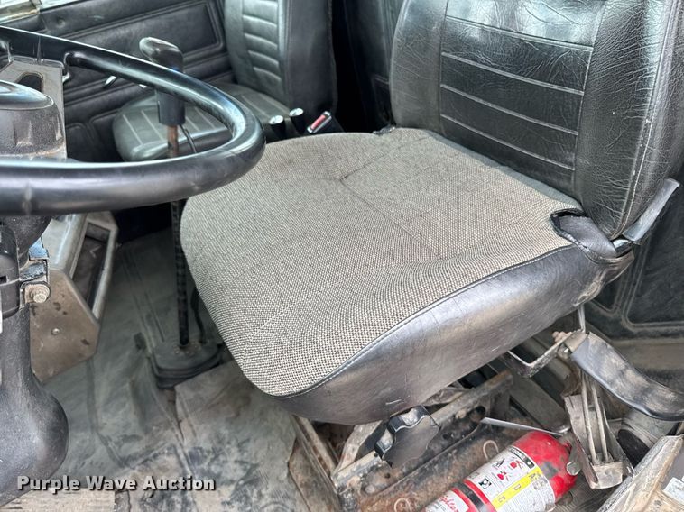 image for item EM2104 2000 Mack RD688S roll-off container truck