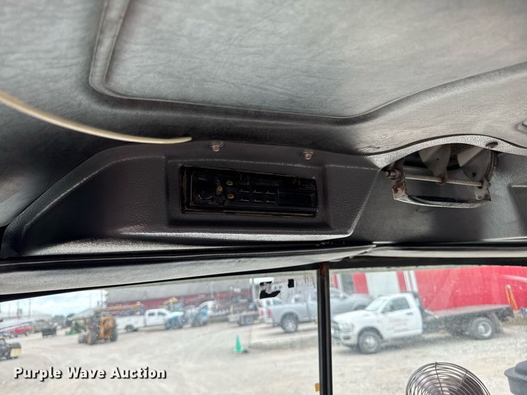 image for item EM2104 2000 Mack RD688S roll-off container truck