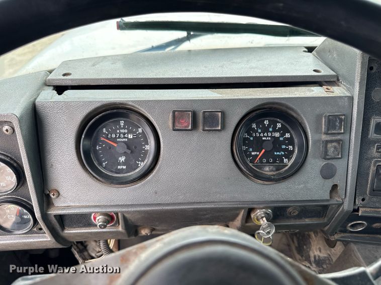 image for item EM2104 2000 Mack RD688S roll-off container truck