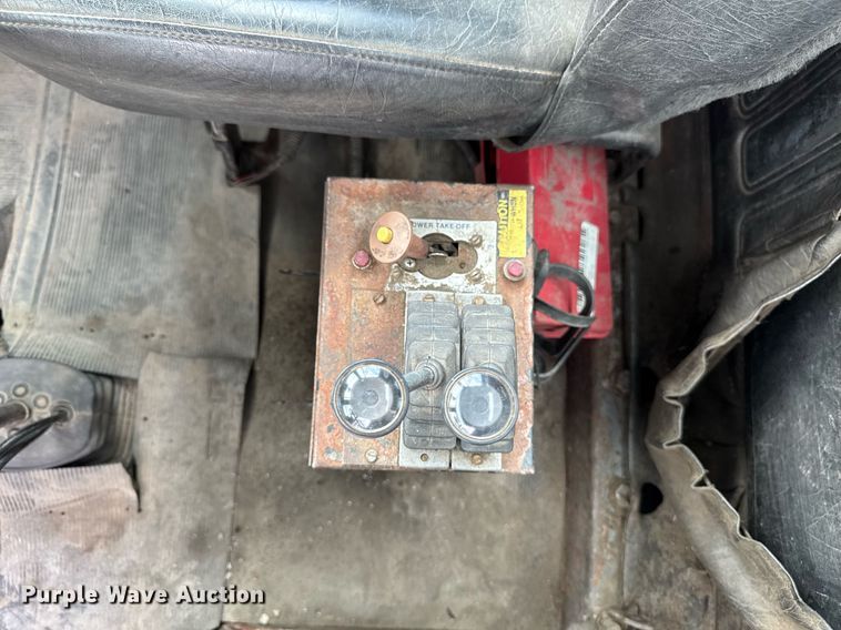 image for item EM2104 2000 Mack RD688S roll-off container truck