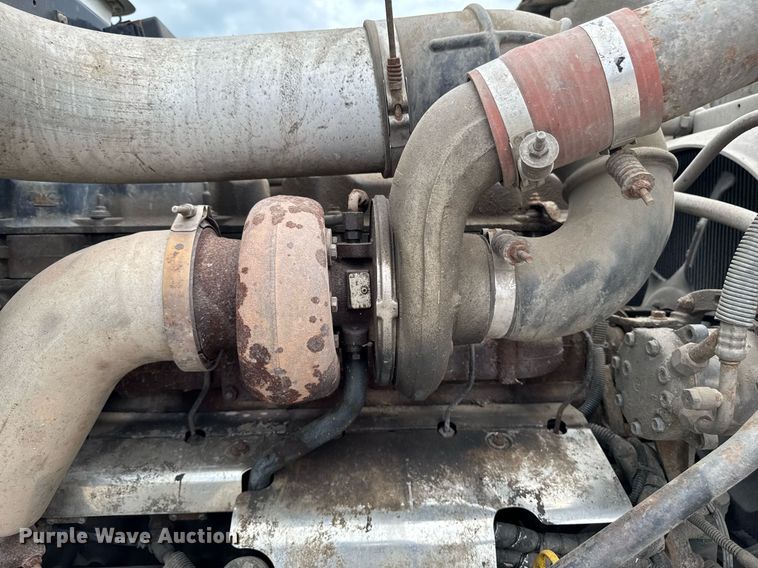 image for item EM2104 2000 Mack RD688S roll-off container truck