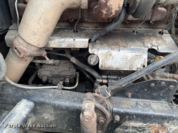 image for item EM2104 2000 Mack RD688S roll-off container truck