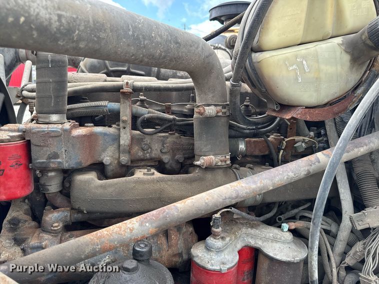 image for item EM2104 2000 Mack RD688S roll-off container truck