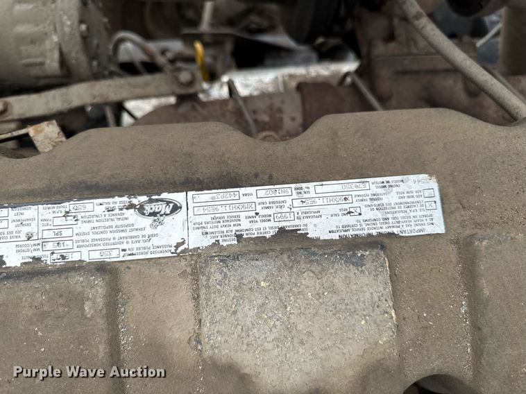 image for item EM2104 2000 Mack RD688S roll-off container truck