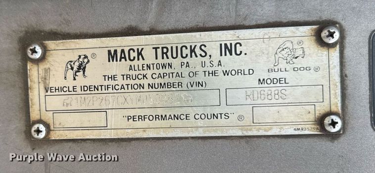 image for item EM2104 2000 Mack RD688S roll-off container truck