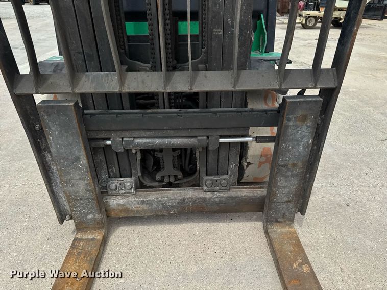 image for item EM2105 2016 Yale Veracitor 60VX forklift