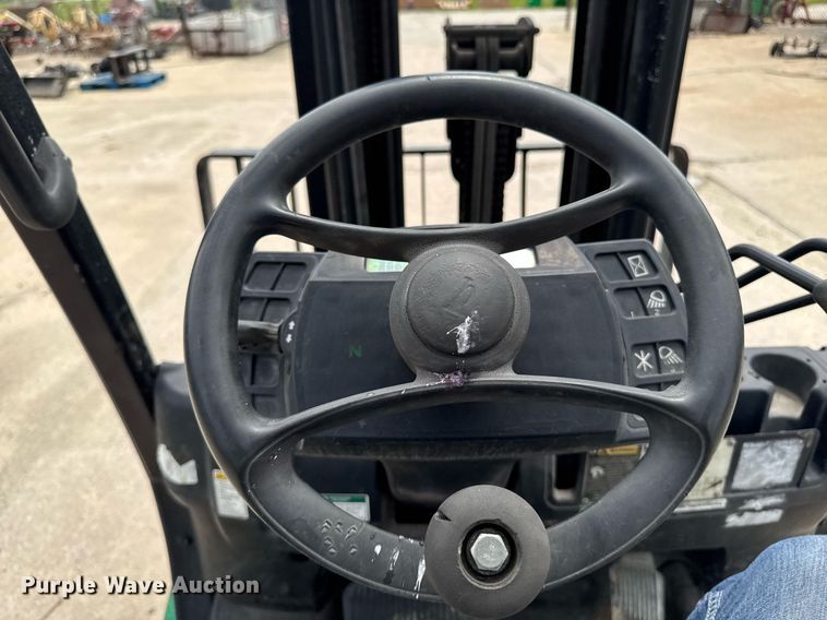 image for item EM2105 2016 Yale Veracitor 60VX forklift
