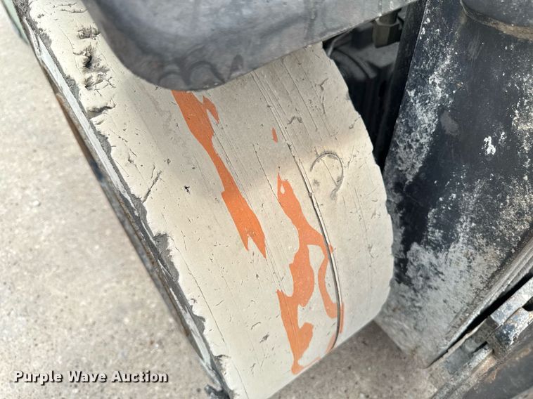 image for item EM2105 2016 Yale Veracitor 60VX forklift