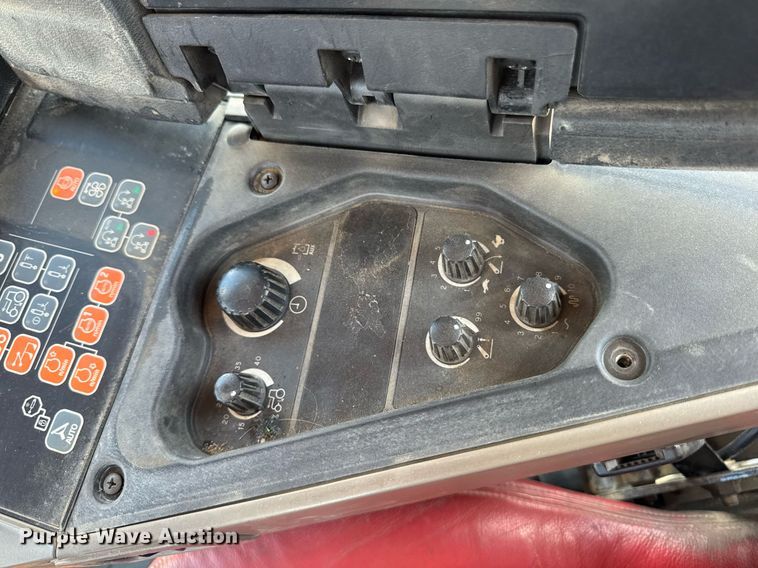 image for item EM2114 2014 Case IH 580 Quadtrac 4WD tractor