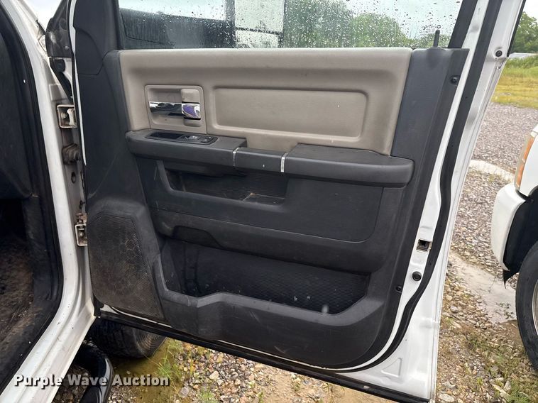 image for item EM2596 2012 Dodge Ram 5500 Crew Cab flatbed truck