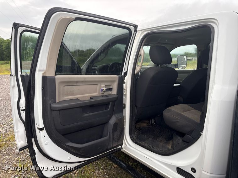 image for item EM2596 2012 Dodge Ram 5500 Crew Cab flatbed truck