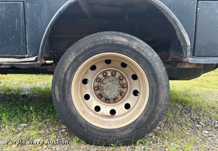 image for item EM2596 2012 Dodge Ram 5500 Crew Cab flatbed truck