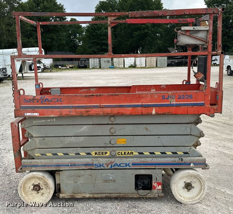 image for item EN3767 2007 SkyJack SJIII 3226 scissor lift