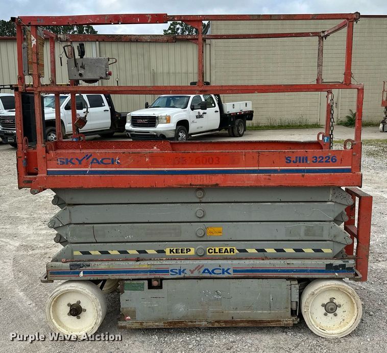 image for item EN3767 2007 SkyJack SJIII 3226 scissor lift