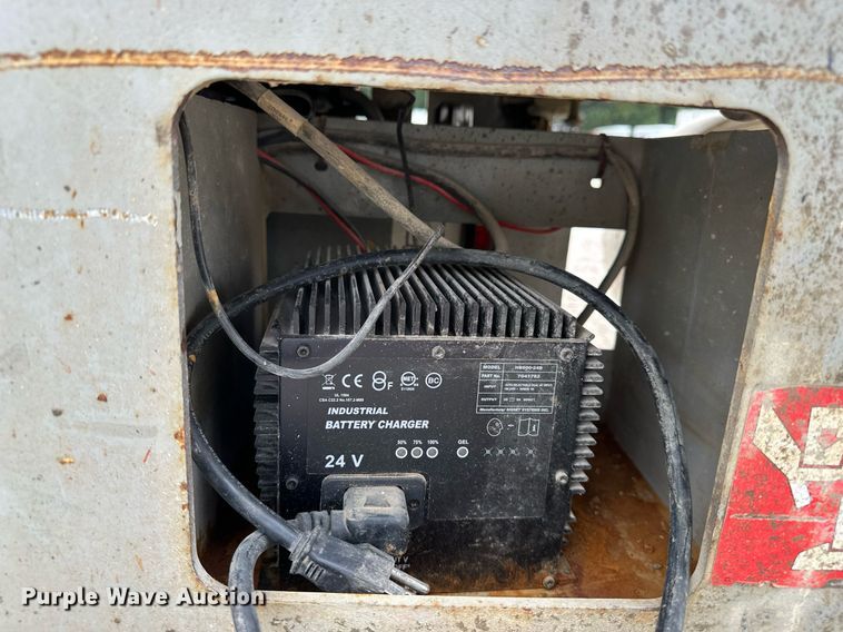 image for item EN3767 2007 SkyJack SJIII 3226 scissor lift