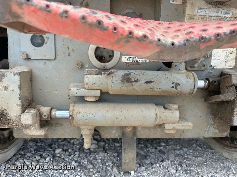 image for item EN3767 2007 SkyJack SJIII 3226 scissor lift