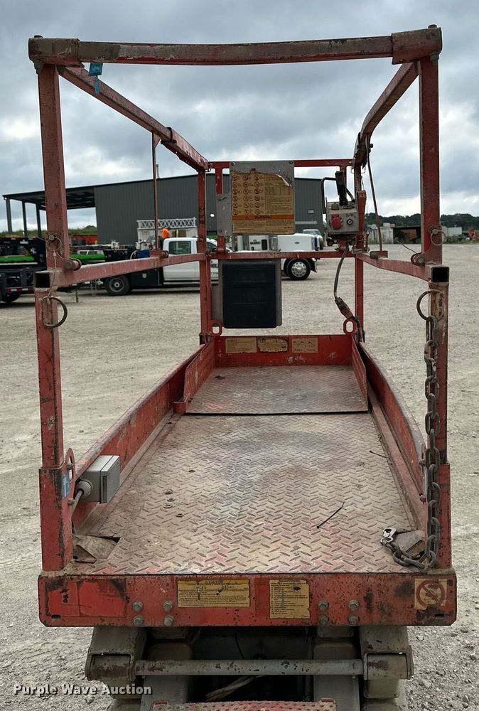 image for item EN3767 2007 SkyJack SJIII 3226 scissor lift