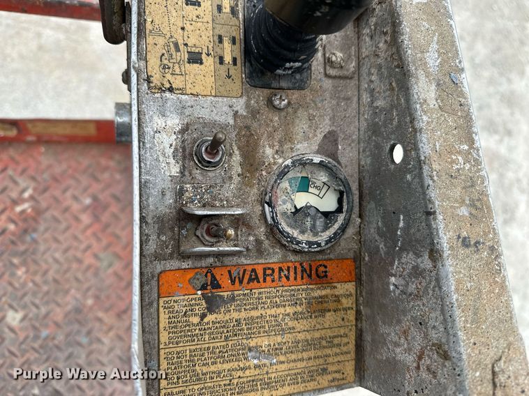 image for item EN3767 2007 SkyJack SJIII 3226 scissor lift