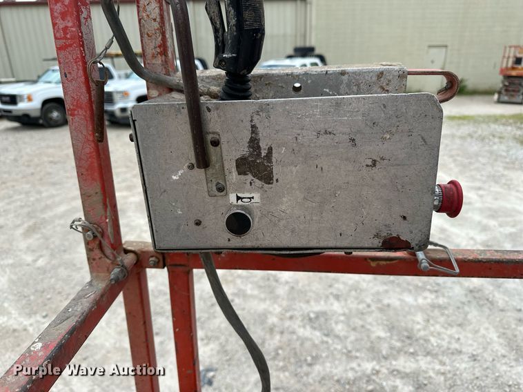 image for item EN3767 2007 SkyJack SJIII 3226 scissor lift