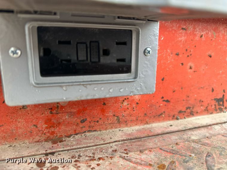 image for item EN3767 2007 SkyJack SJIII 3226 scissor lift