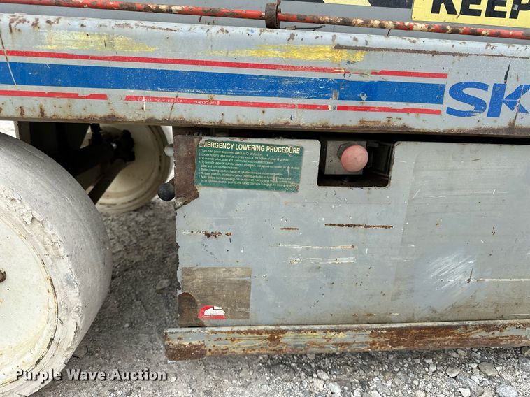 image for item EN3767 2007 SkyJack SJIII 3226 scissor lift