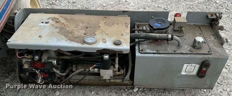 image for item EN3767 2007 SkyJack SJIII 3226 scissor lift