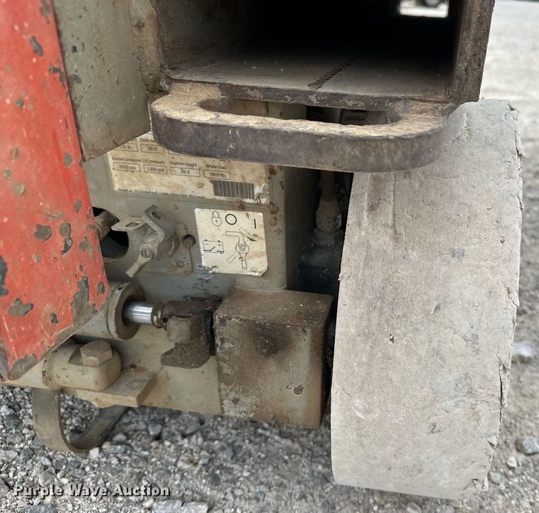 image for item EN3767 2007 SkyJack SJIII 3226 scissor lift