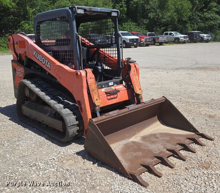 MINI CARGADOR SOBRE ORUGAS KUBOTA SVL752