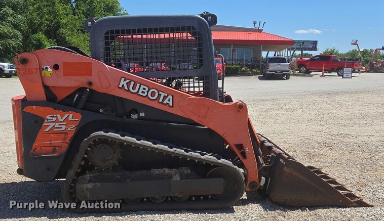 MINI CARGADOR SOBRE ORUGAS KUBOTA SVL752