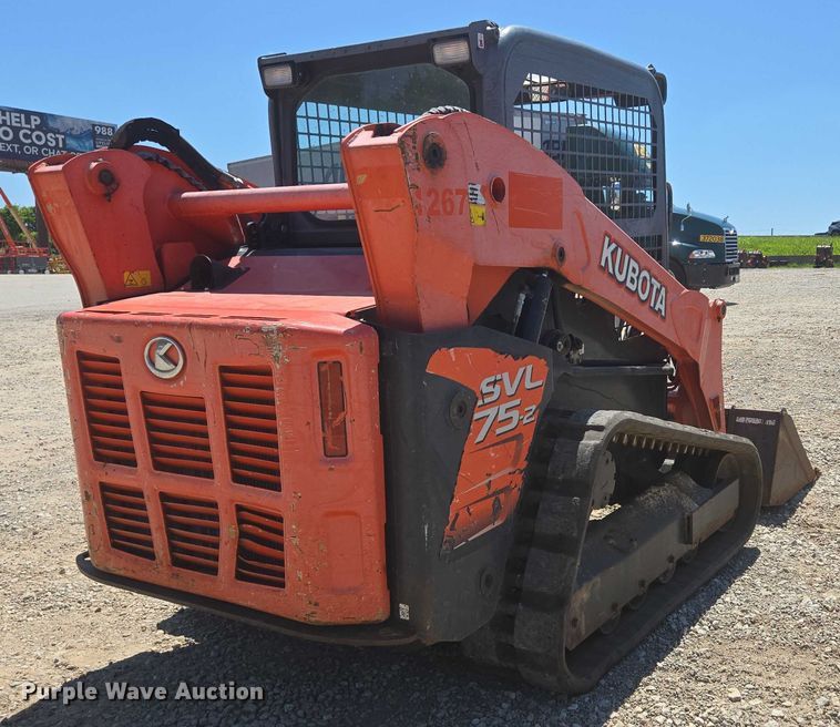 MINI CARGADOR SOBRE ORUGAS KUBOTA SVL752