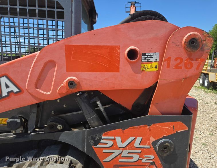 image for item EN3892 Kubota SVL 75-2 tracked skid steer loader