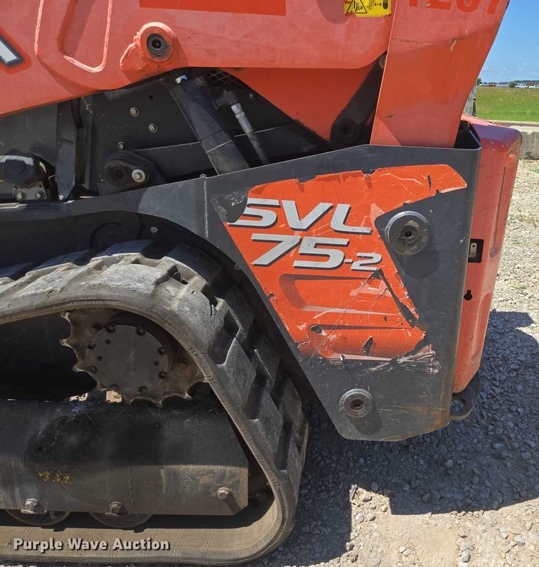image for item EN3892 Kubota SVL 75-2 tracked skid steer loader