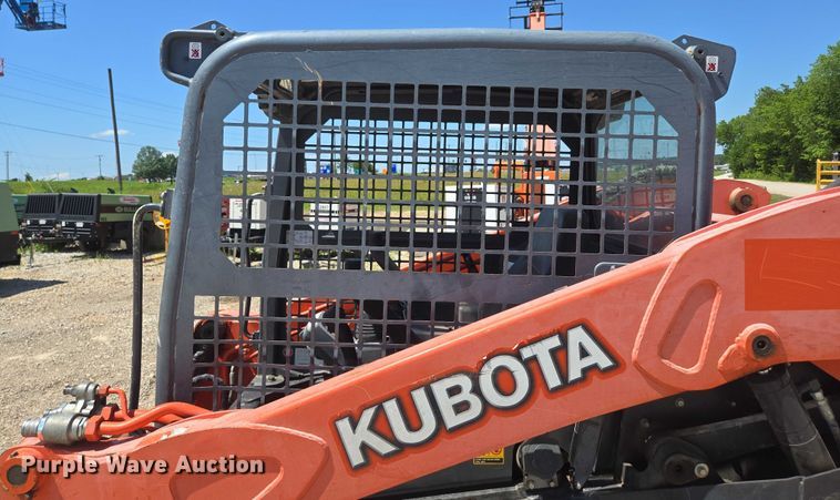 image for item EN3892 Kubota SVL 75-2 tracked skid steer loader
