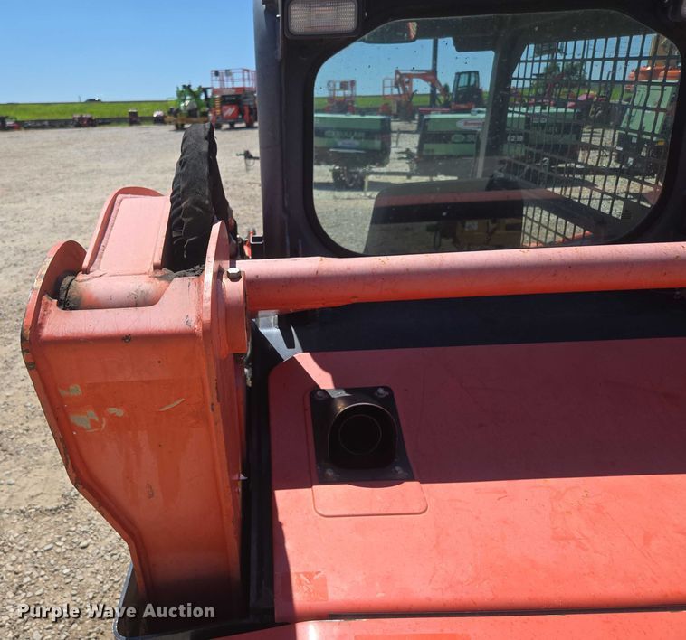 image for item EN3892 Kubota SVL 75-2 tracked skid steer loader