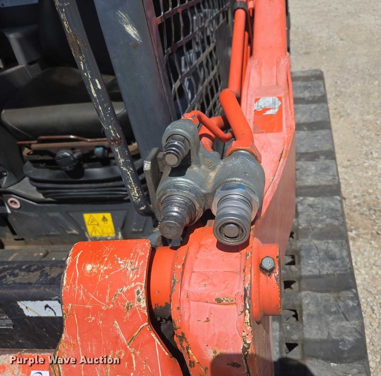 image for item EN3892 Kubota SVL 75-2 tracked skid steer loader