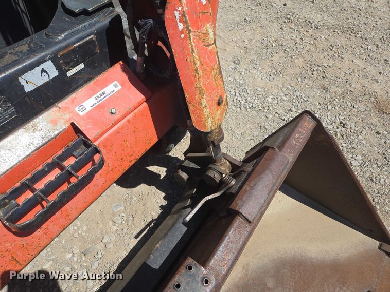 image for item EN3892 Kubota SVL 75-2 tracked skid steer loader
