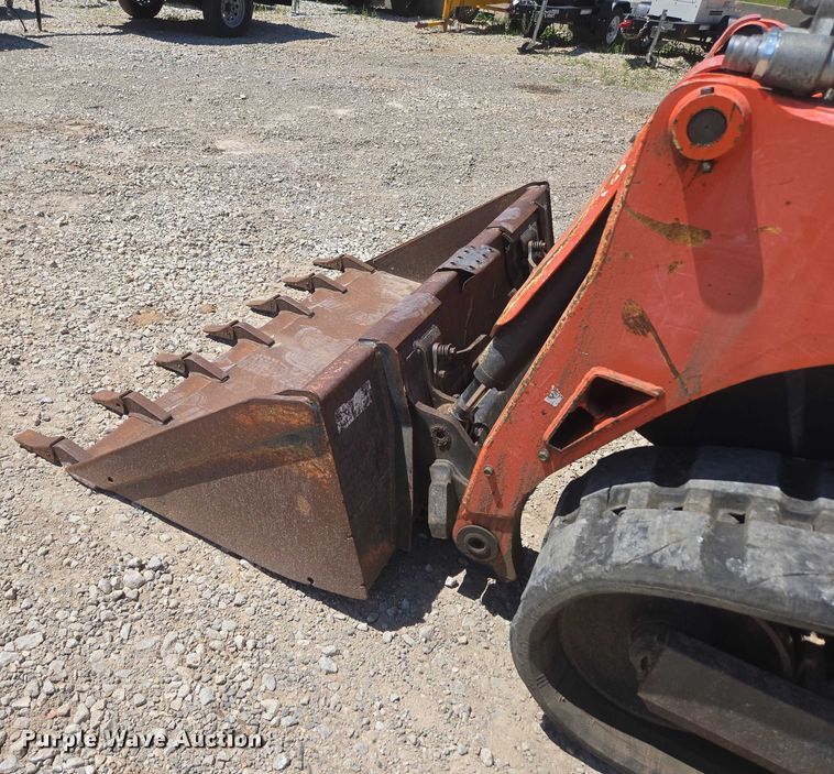 image for item EN3892 Kubota SVL 75-2 tracked skid steer loader