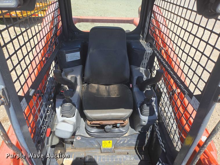 image for item EN3892 Kubota SVL 75-2 tracked skid steer loader
