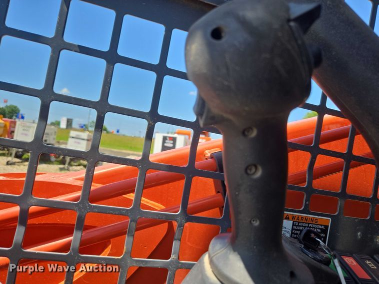 image for item EN3892 Kubota SVL 75-2 tracked skid steer loader